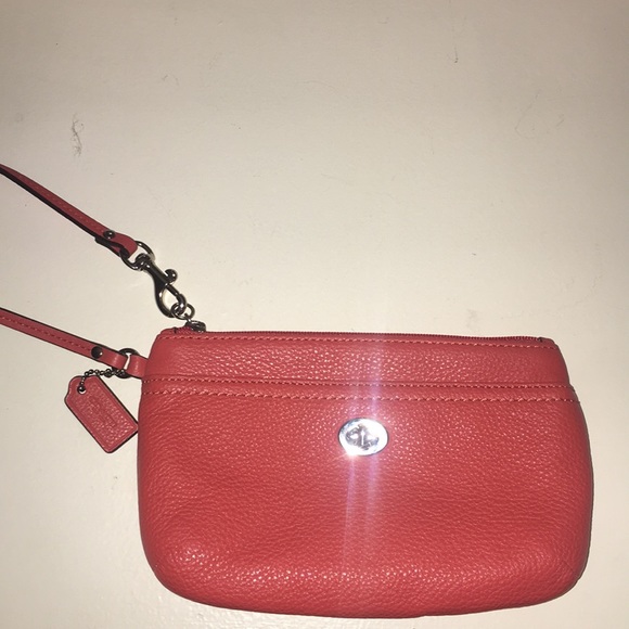 Coach Park Leather Medium Turnlock Wristlet - Picture 1 of 5